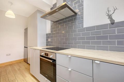 4 bedroom end of terrace house for sale, Hampton Road, London E4