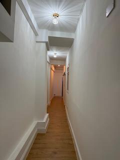 1 bedroom apartment to rent, Lea Bridge Road, London