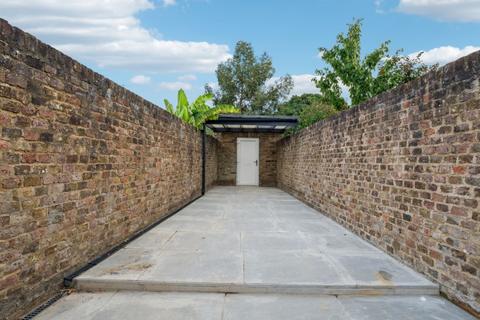 undefined, Grove Road, Uxbridge, UB8