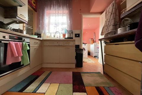 3 bedroom property for sale, James Street, Scarborough, YO12