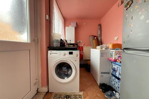 3 bedroom property for sale, James Street, Scarborough, YO12