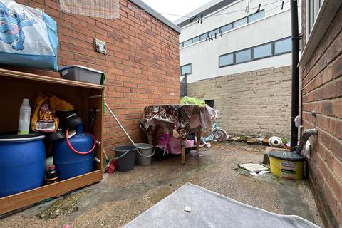 3 bedroom property for sale, James Street, Scarborough, YO12