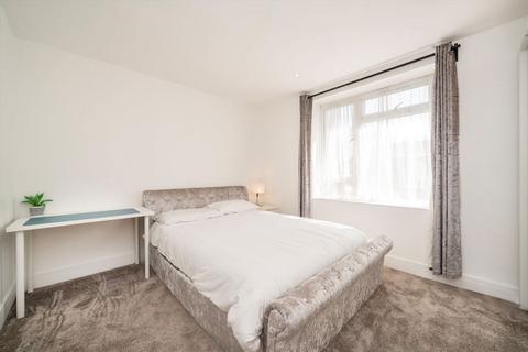 1 bedroom flat for sale, Macfarlane Road, London W12
