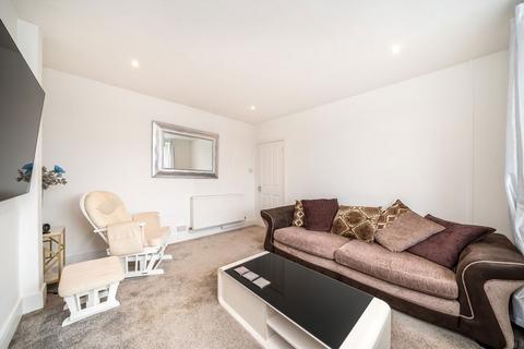 1 bedroom flat for sale, Macfarlane Road, London W12