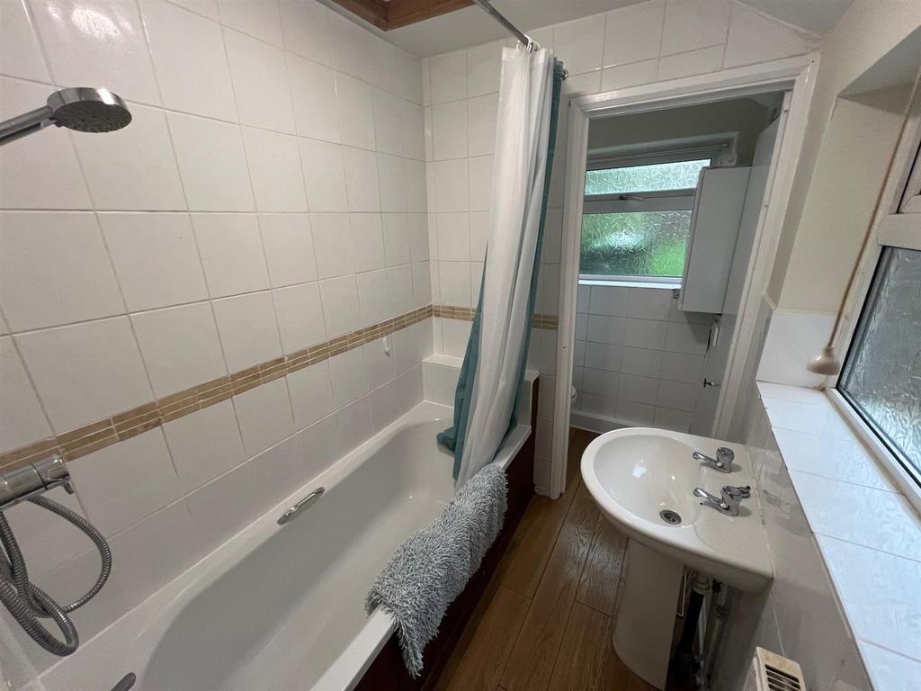 Bath 1.jpg