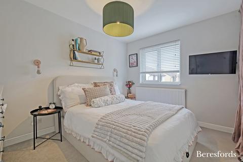 7 Mansard Close, Hornchurch, RM12 4HS