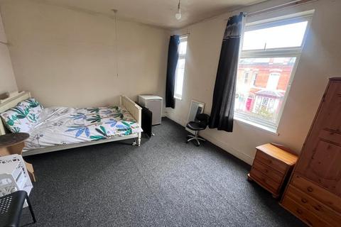 1 bedroom in a house share to rent, Room 2, Station Road, Kings Heath