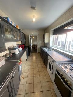 1 bedroom in a house share to rent, Room 2, Station Road, Kings Heath