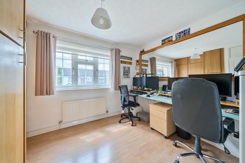3 Muncies Mews, London, SE6 1ER
