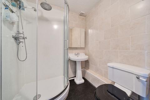 3 Muncies Mews, London, SE6 1ER