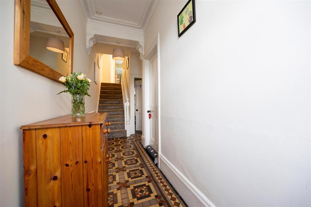Hall 02.jpg