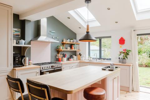 7 Frobisher Road, Bristol, BS3 2AU