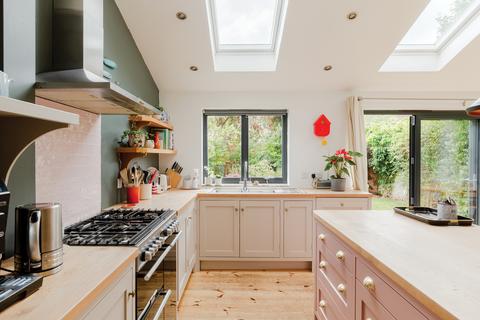 7 Frobisher Road, Bristol, BS3 2AU
