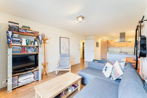 1 bedroom apartment for sale, Park View Court, Devons Road, London, E3