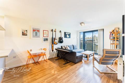 1 bedroom apartment for sale, Park View Court, Devons Road, London, E3