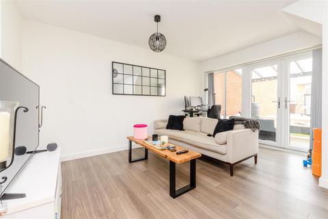 2 Caxton Park, Northfleet, Gravesend, DA11 8GA