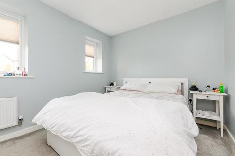 2 Caxton Park, Northfleet, Gravesend, DA11 8GA