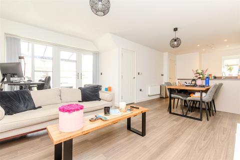 2 Caxton Park, Northfleet, Gravesend, DA11 8GA