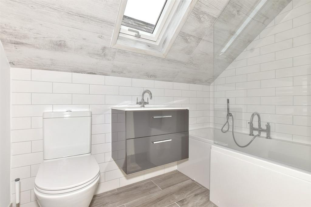 En-Suite Bathroom