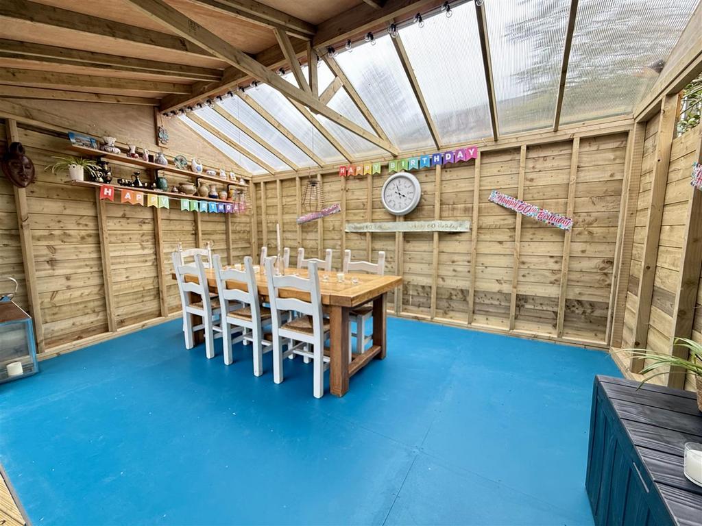 Covered Entertaining Area