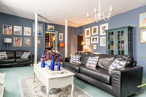 2 bedroom apartment for sale, Pickford Road, St. Albans AL3