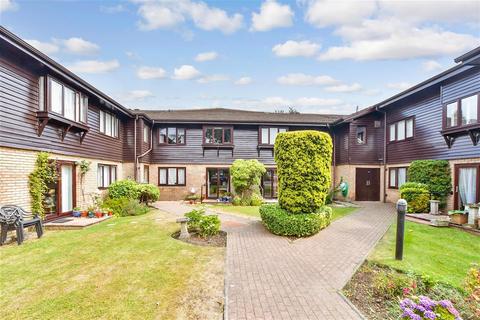 1 bedroom ground floor flat for sale, Montargis Way, Crowborough, East Sussex