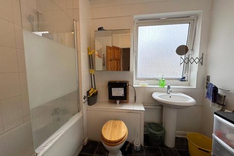 4 bedroom flat share to rent, Mellish Street, London, E14