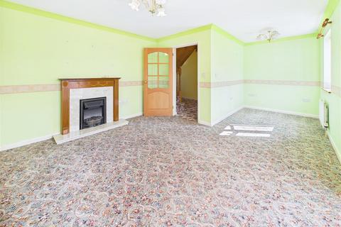 4 bedroom detached house for sale, Petrel Way, Chelmsford