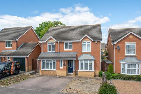 5 bedroom detached house for sale, Laureate Way, Hemel Hempstead, Hertfordshire, HP1 3RL