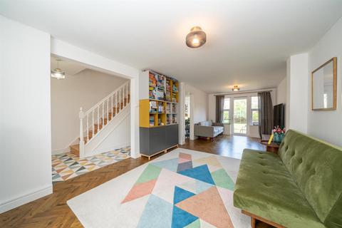 5 bedroom detached house for sale, Laureate Way, Hemel Hempstead, Hertfordshire, HP1 3RL