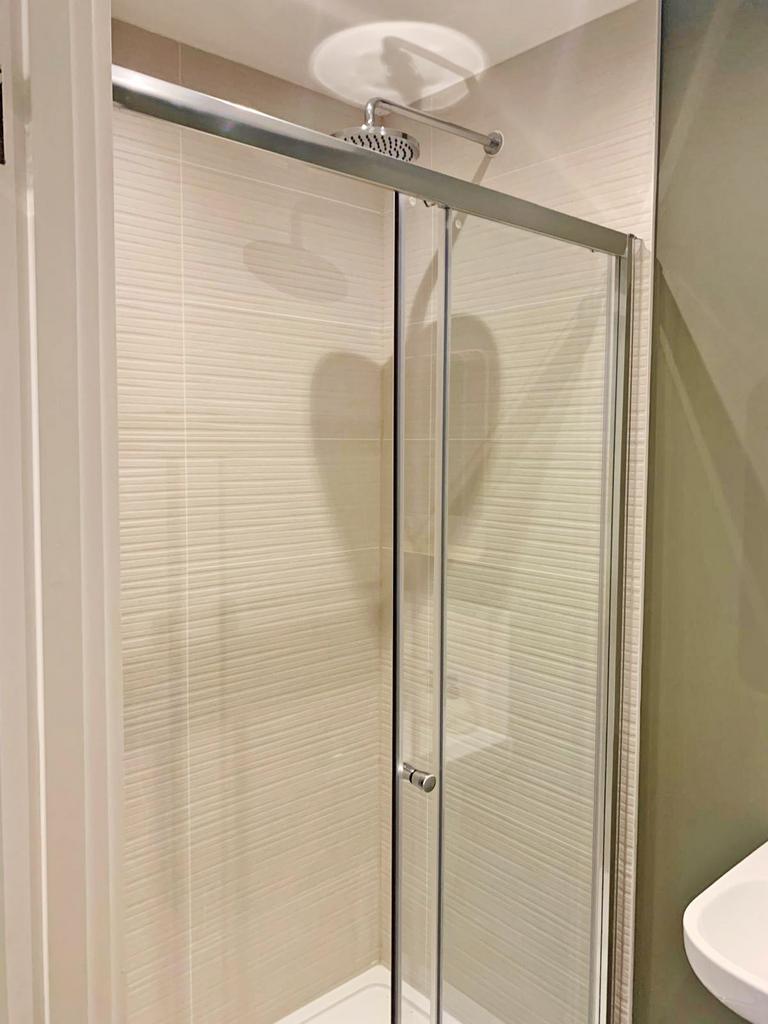 Example En Suite