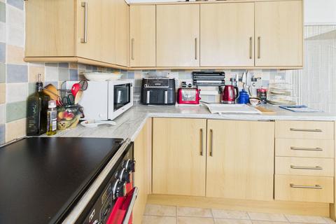 20 Axeview Road, Seaton, EX12 2JT