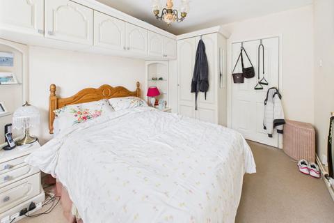20 Axeview Road, Seaton, EX12 2JT