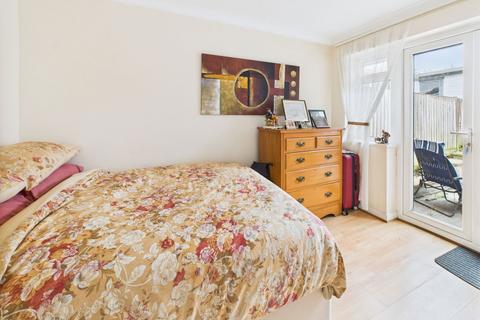 20 Axeview Road, Seaton, EX12 2JT