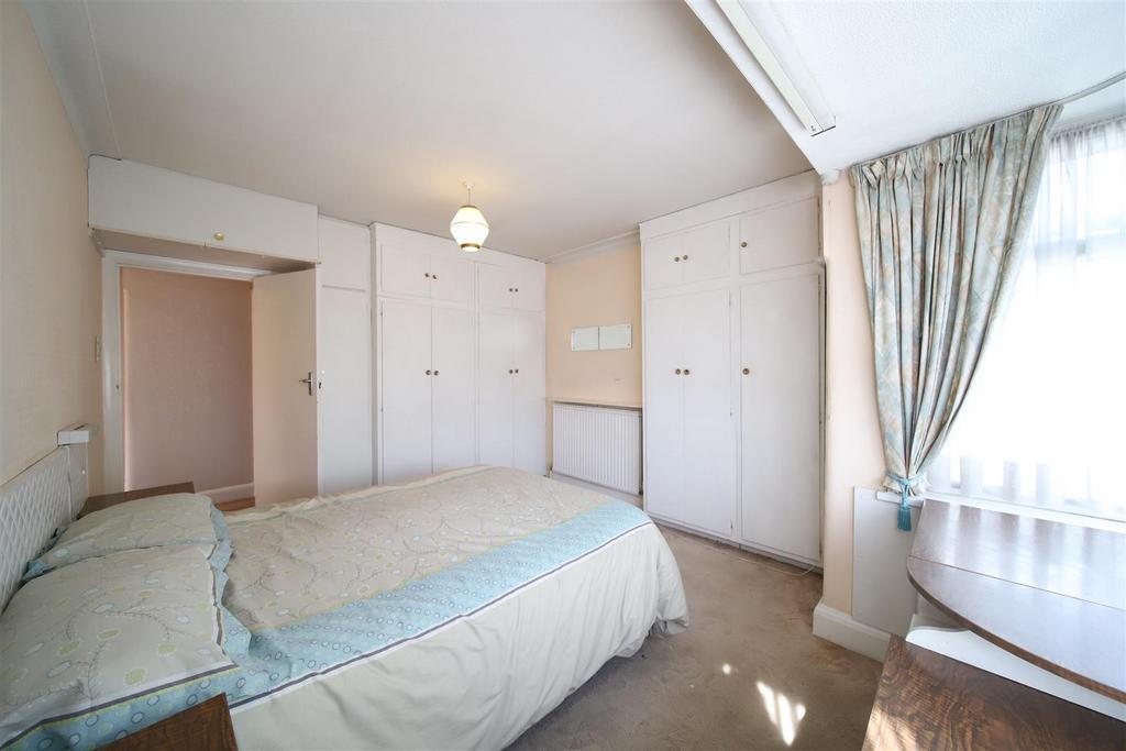 Bedroom 1 2.jpg