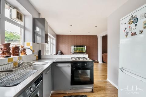 3 bedroom semi-detached house for sale, Aintree Grove, Upminster