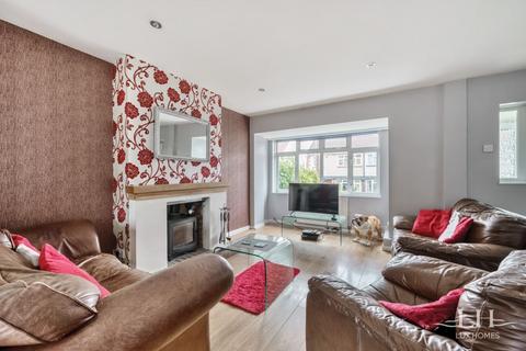 3 bedroom semi-detached house for sale, Aintree Grove, Upminster