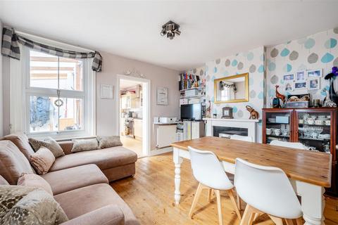 3 bedroom detached house for sale, Lyme Regis Road, Banstead