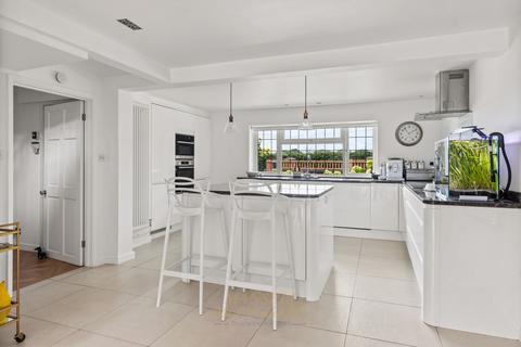 Woodside Brickhouse Lane, Newchapel, Lingfield, RH7 6HY