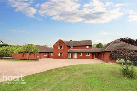 4 bedroom detached house for sale, Station Road, Holme