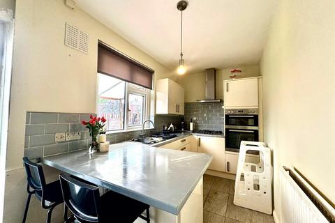 147 Limeside Road, Oldham, OL8 3LT