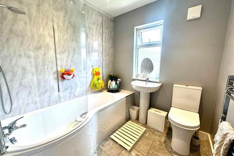 147 Limeside Road, Oldham, OL8 3LT