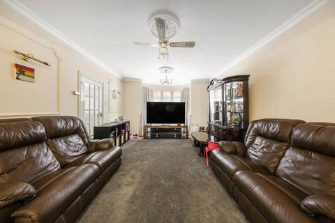 3 bedroom terraced house for sale, New Road, Chingford, E4