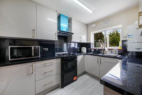 3 bedroom terraced house for sale, New Road, Chingford, E4