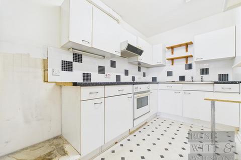 1 bedroom retirement property for sale, Holmesdale Gardens, Hastings