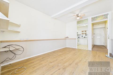 1 bedroom retirement property for sale, Holmesdale Gardens, Hastings