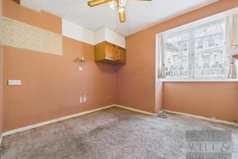 1 bedroom retirement property for sale, Holmesdale Gardens, Hastings