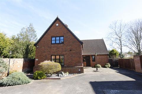 3 bedroom detached house for sale, North Bridge Street, Shefford