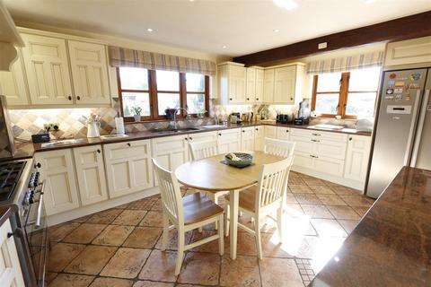 3 bedroom detached house for sale, North Bridge Street, Shefford