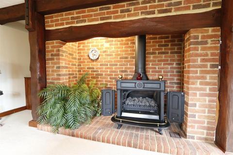 3 bedroom detached house for sale, North Bridge Street, Shefford
